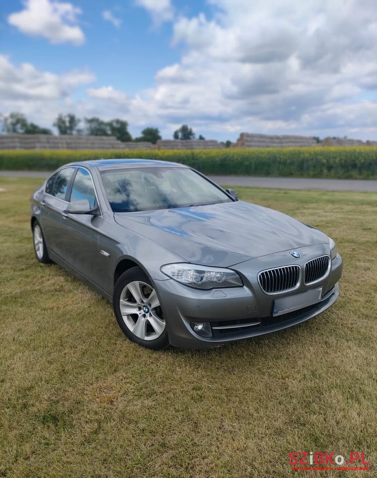 2013' BMW 5 Series 528I Xdrive photo #1