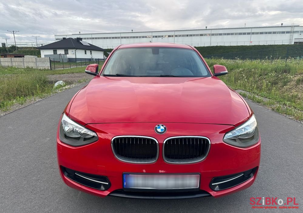 2012' BMW 1 Series 116D photo #6