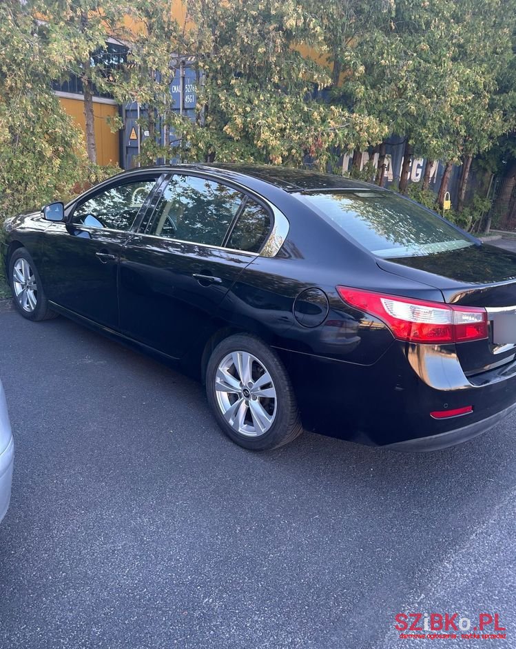 2011' Renault Latitude photo #5