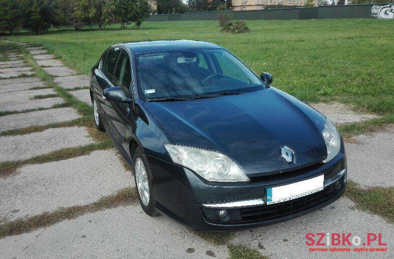 2010' Renault Laguna photo #1