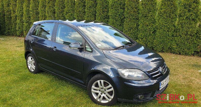 2007' Volkswagen Golf photo #1