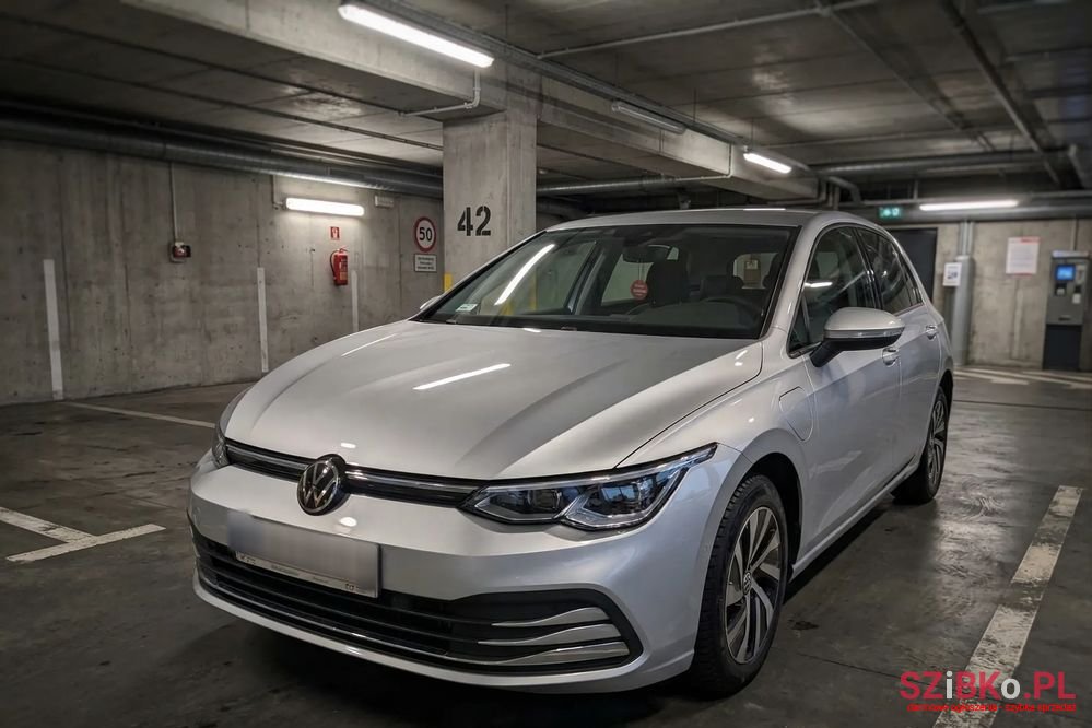 2022' Volkswagen Golf photo #1