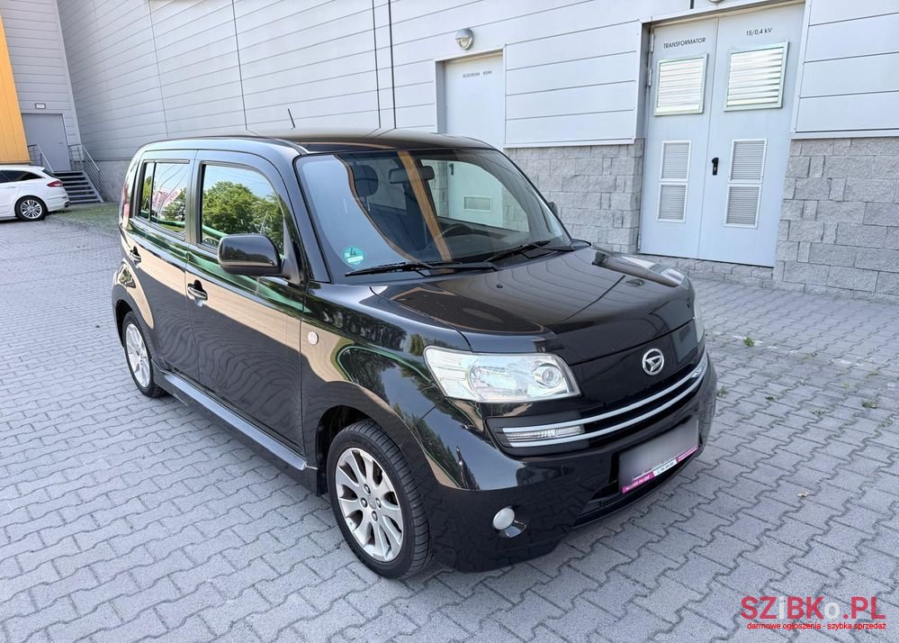 2010' Daihatsu Materia 1.3 photo #3