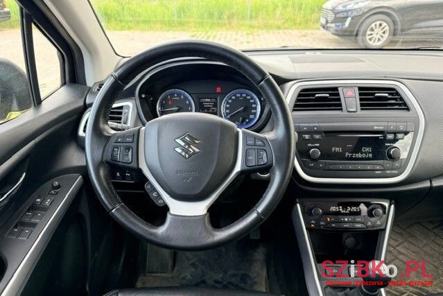 2014' Suzuki SX4 S-Cross photo #5