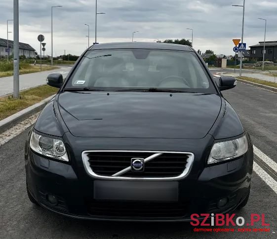 2009' Volvo V50 2.0D Momentum photo #1