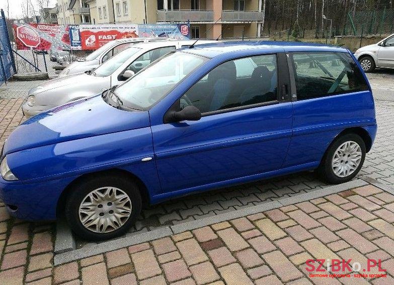 2002' Lancia Y Elefantino photo #2