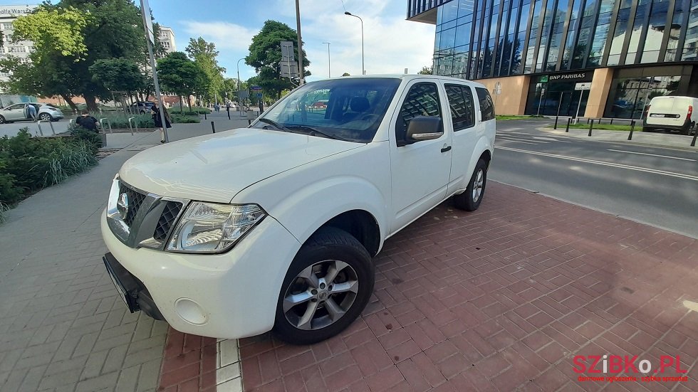 2011' Nissan Pathfinder photo #2