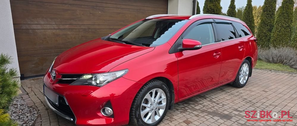 2014' Toyota Auris photo #4