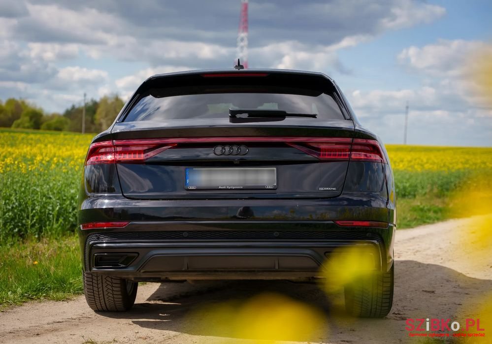 2020' Audi Q8 photo #5