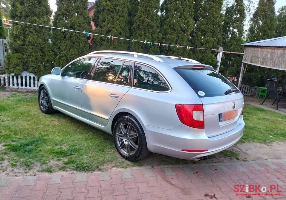 2012' Skoda Superb photo #6