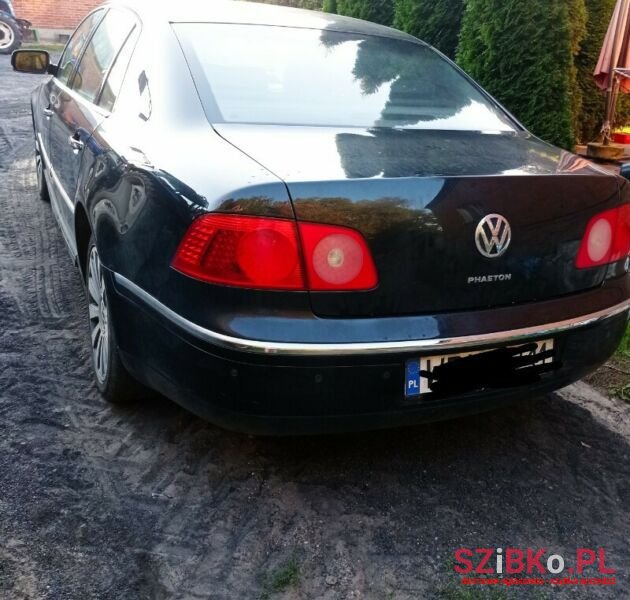 2005' Volkswagen Phaeton photo #4