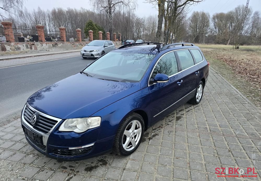 2008' Volkswagen Passat photo #1