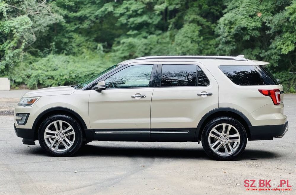 2018' Ford Explorer photo #4