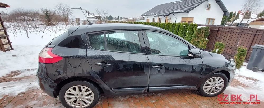 2012' Renault Megane photo #3