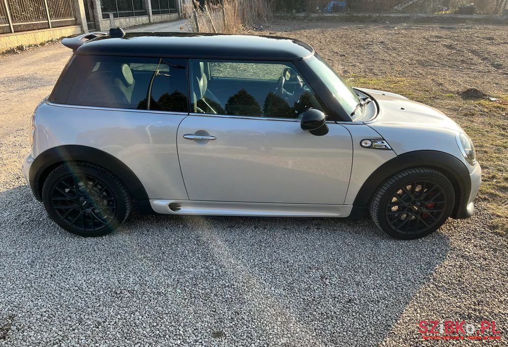 2011' MINI John Cooper Works photo #6