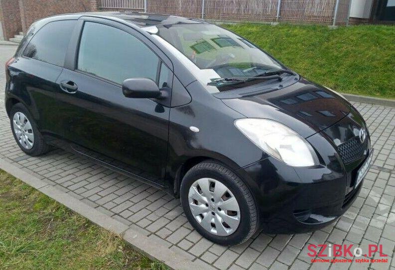 2008' Toyota Yaris photo #1