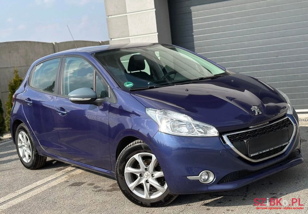 2012' Peugeot 208 1.4 Vti Allure photo #2