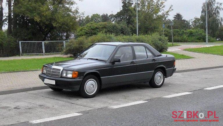 1992' Mercedes-Benz 190 photo #2