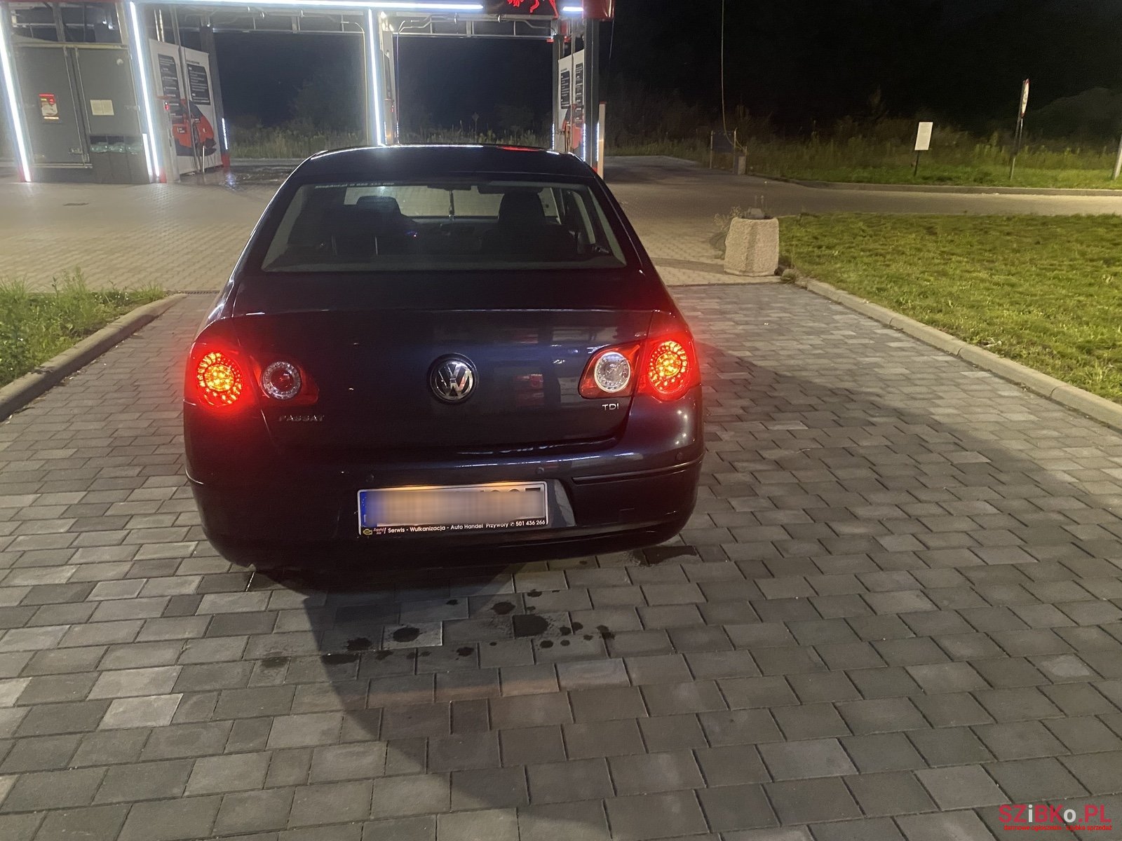 2008' Volkswagen Passat photo #5