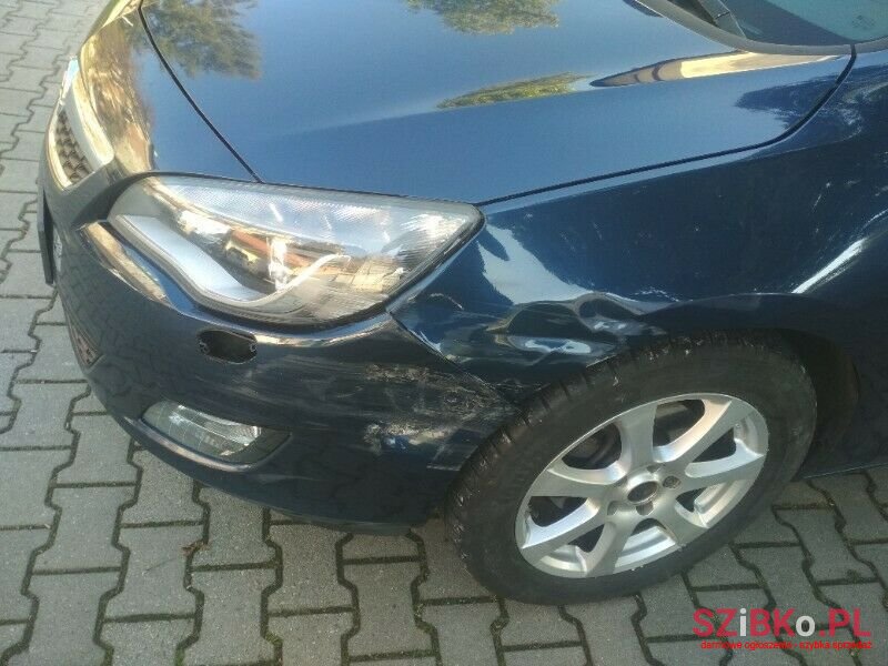 2011' Opel Astra photo #1