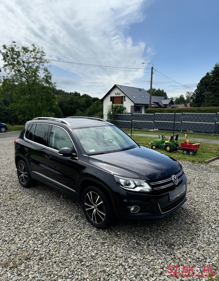 2012' Volkswagen Tiguan photo #2