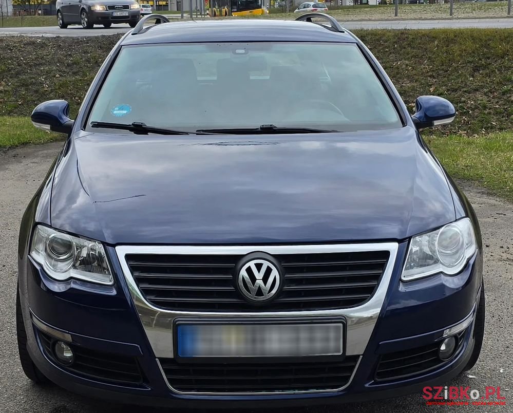 2005' Volkswagen Passat photo #2