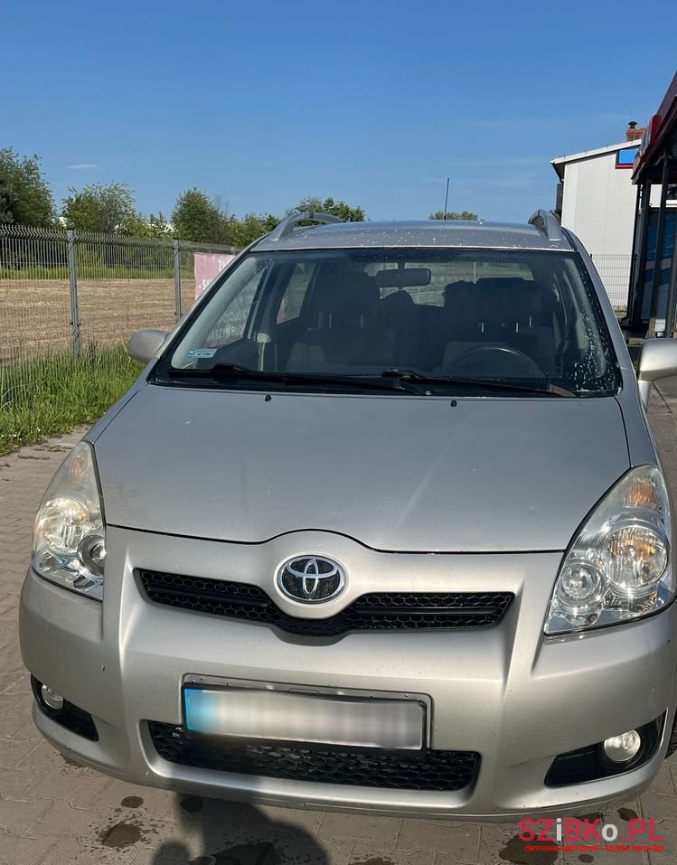 2008' Toyota Corolla Verso photo #5