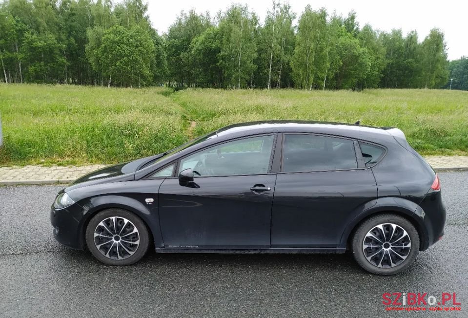 2009' SEAT Leon photo #2