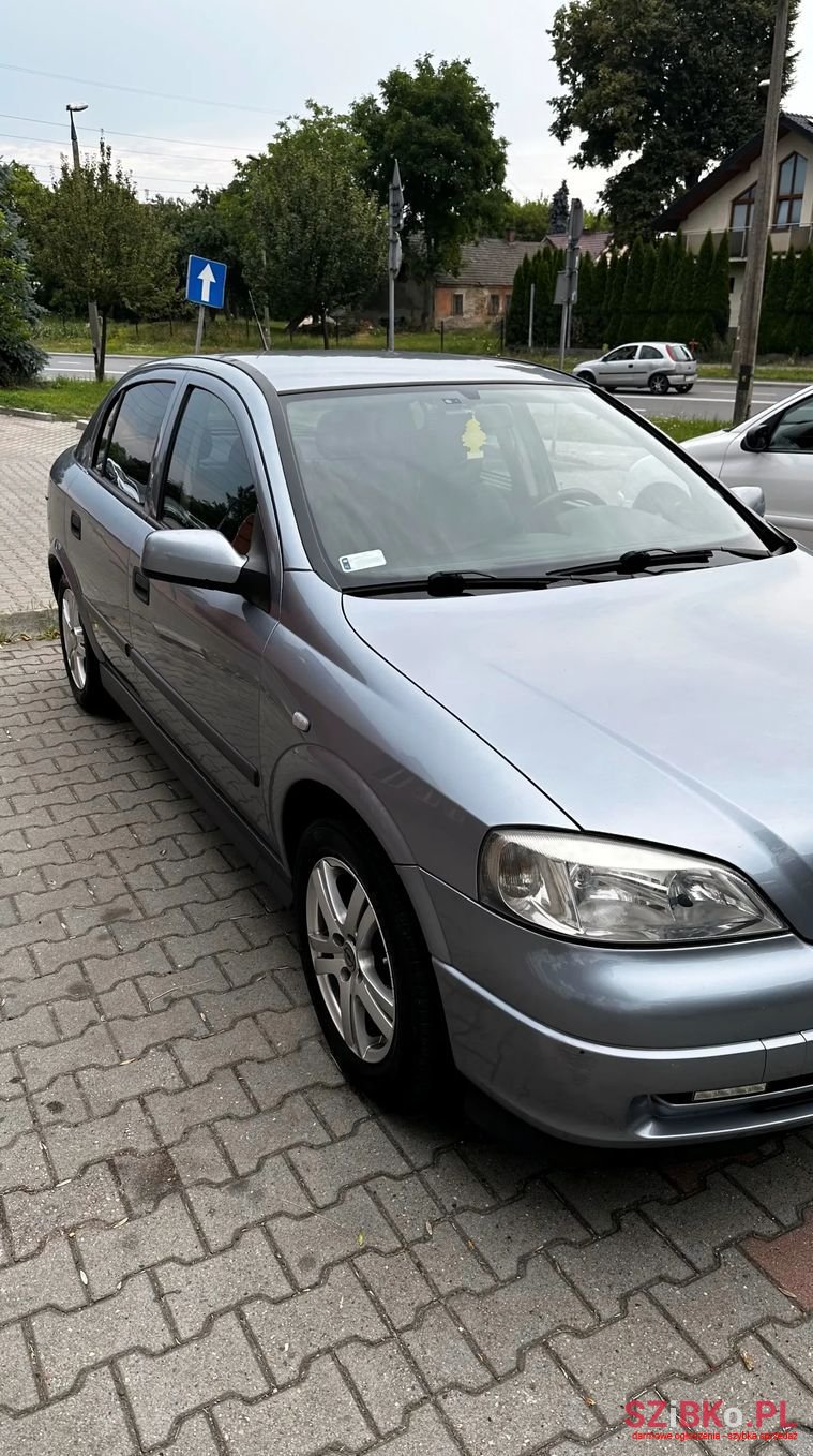 2005' Opel Astra photo #2