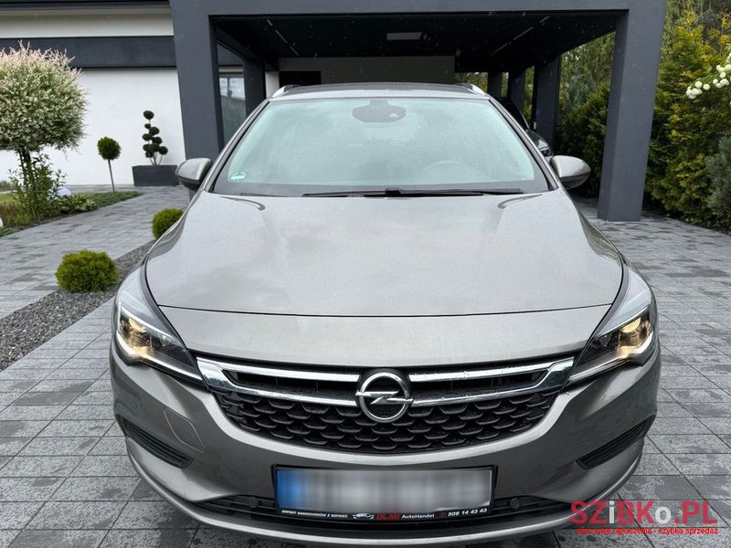 2017' Opel Astra 1.4 Turbo Innovation photo #2