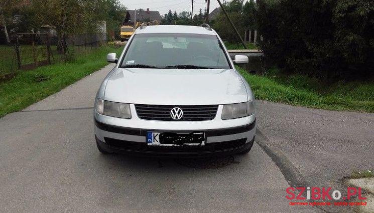 1999' Volkswagen Passat photo #2