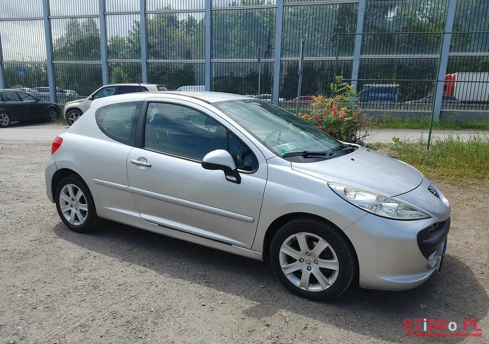 2009' Peugeot 207 photo #2