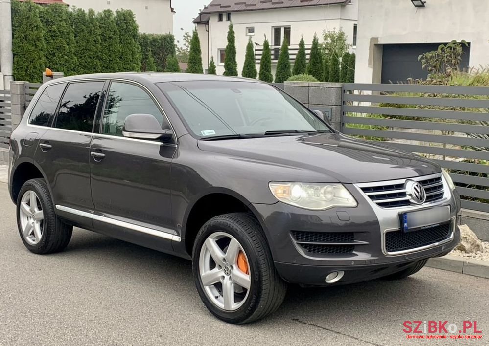 2007' Volkswagen Touareg photo #1