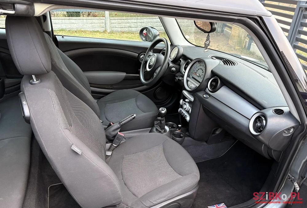 2010' MINI Clubman Cooper D photo #5