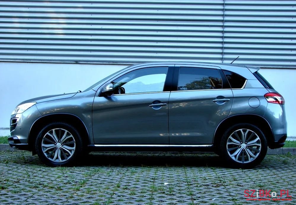 2013' Peugeot 4008 photo #2