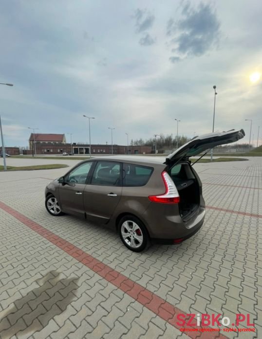 2009' Renault Grand Scenic photo #3
