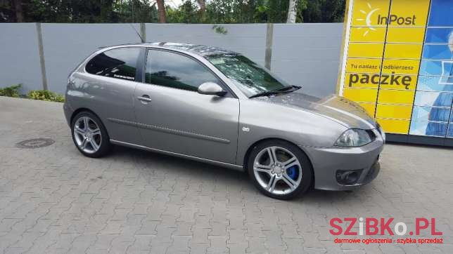 2002' SEAT Ibiza photo #1