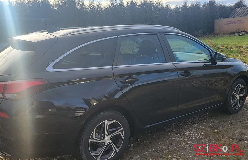 2021' Hyundai i30 photo #3