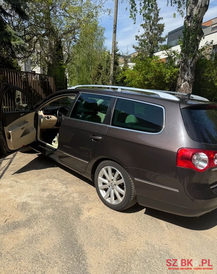 2010' Volkswagen Passat photo #5