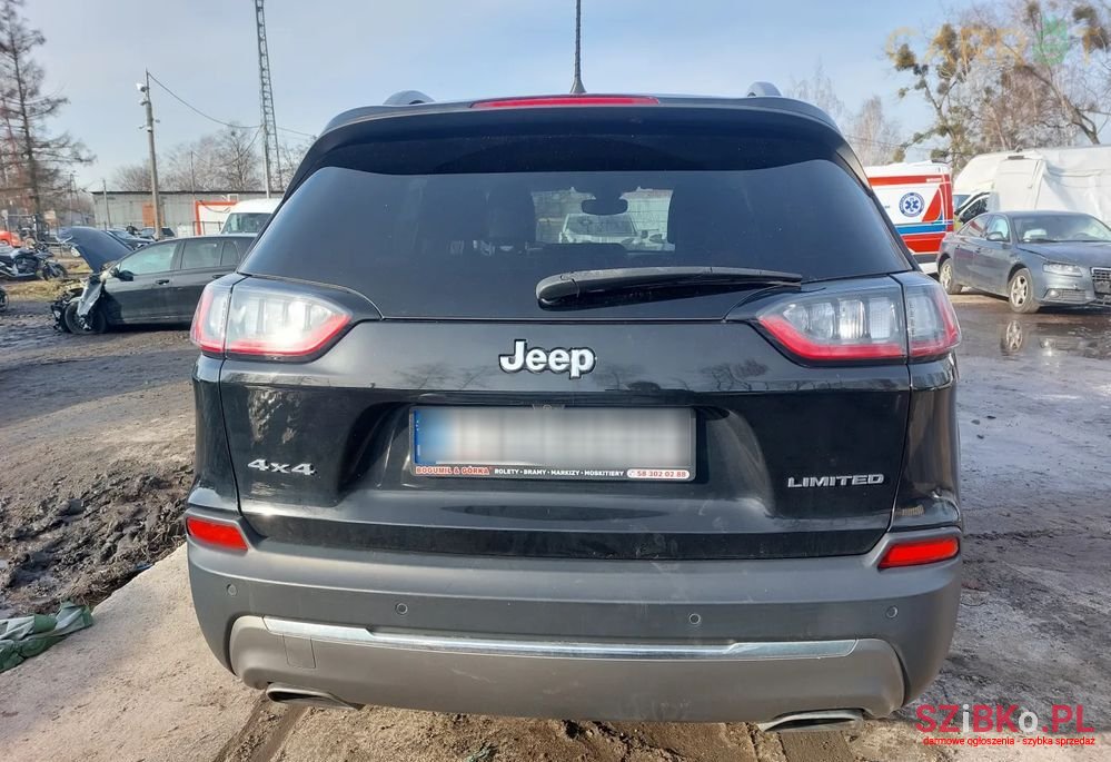 2019' Jeep Cherokee photo #6