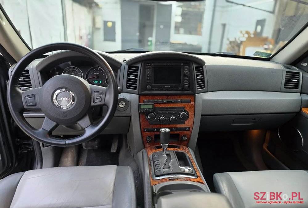 2007' Jeep Grand Cherokee photo #4