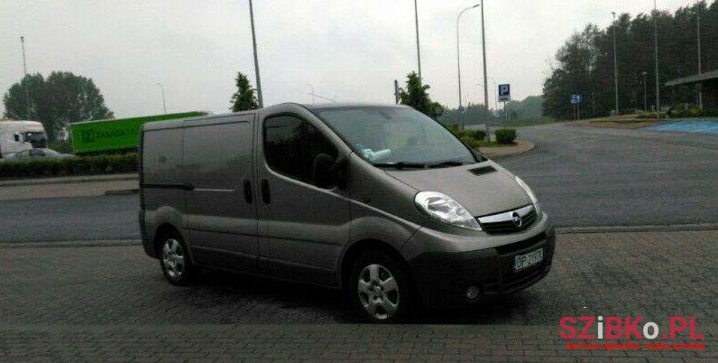 2010' Opel Vivaro photo #1