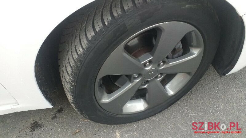 2011' Chevrolet Cruze photo #2