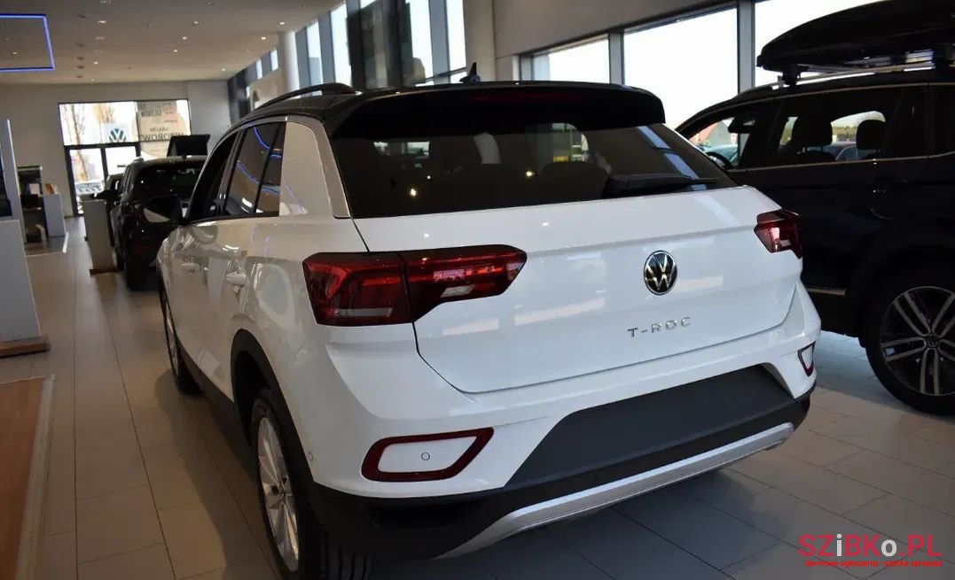 2022' Volkswagen T-Roc photo #2