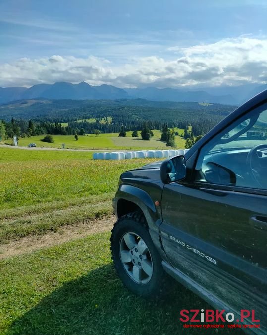 2002' Jeep Grand Cherokee photo #2