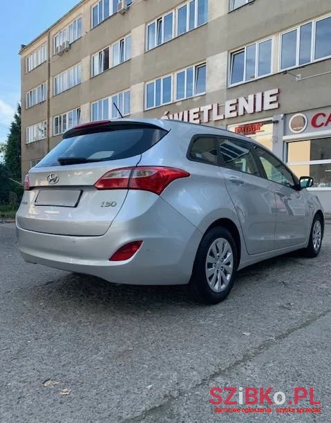 2016' Hyundai i30 1.4 Crdi Comfort photo #6