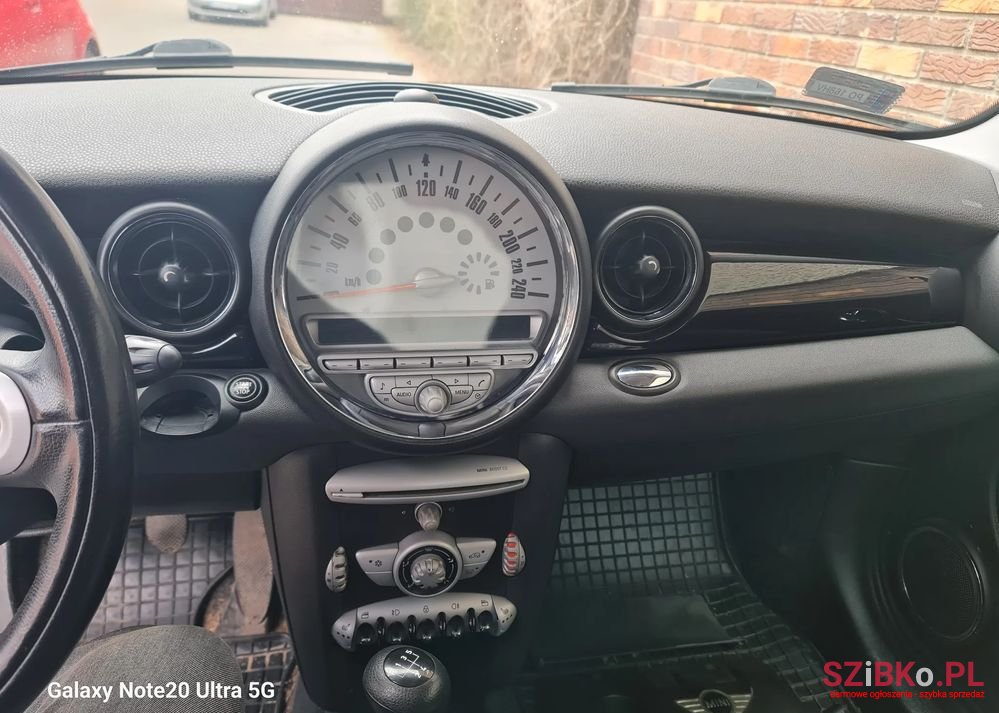 2006' MINI Cooper 50 Mayfair photo #3