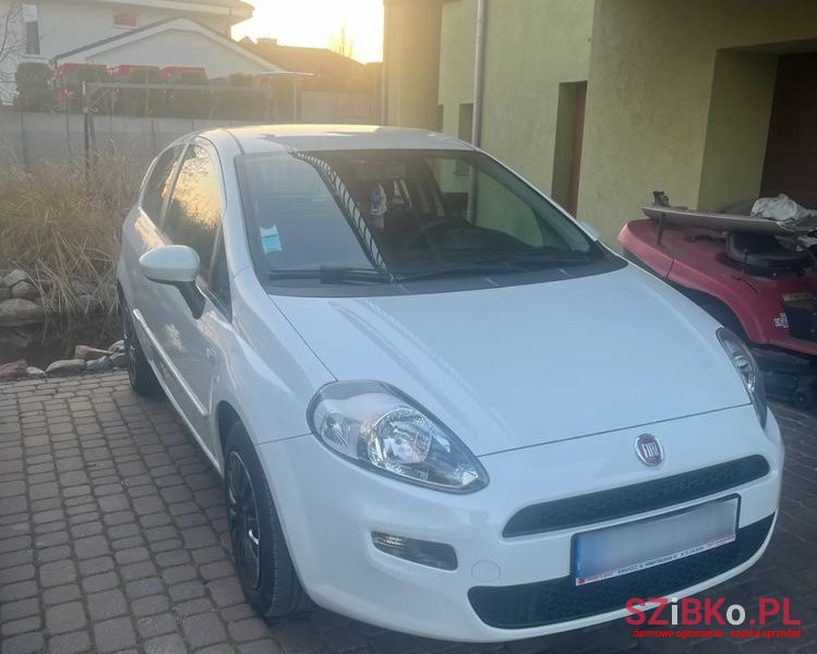 2013' Fiat Punto Evo photo #2