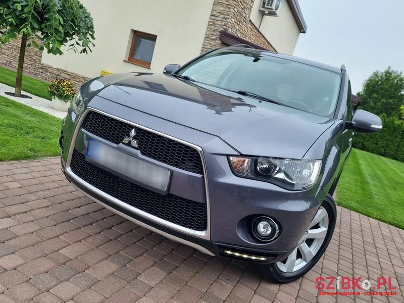 2011' Mitsubishi Outlander photo #1