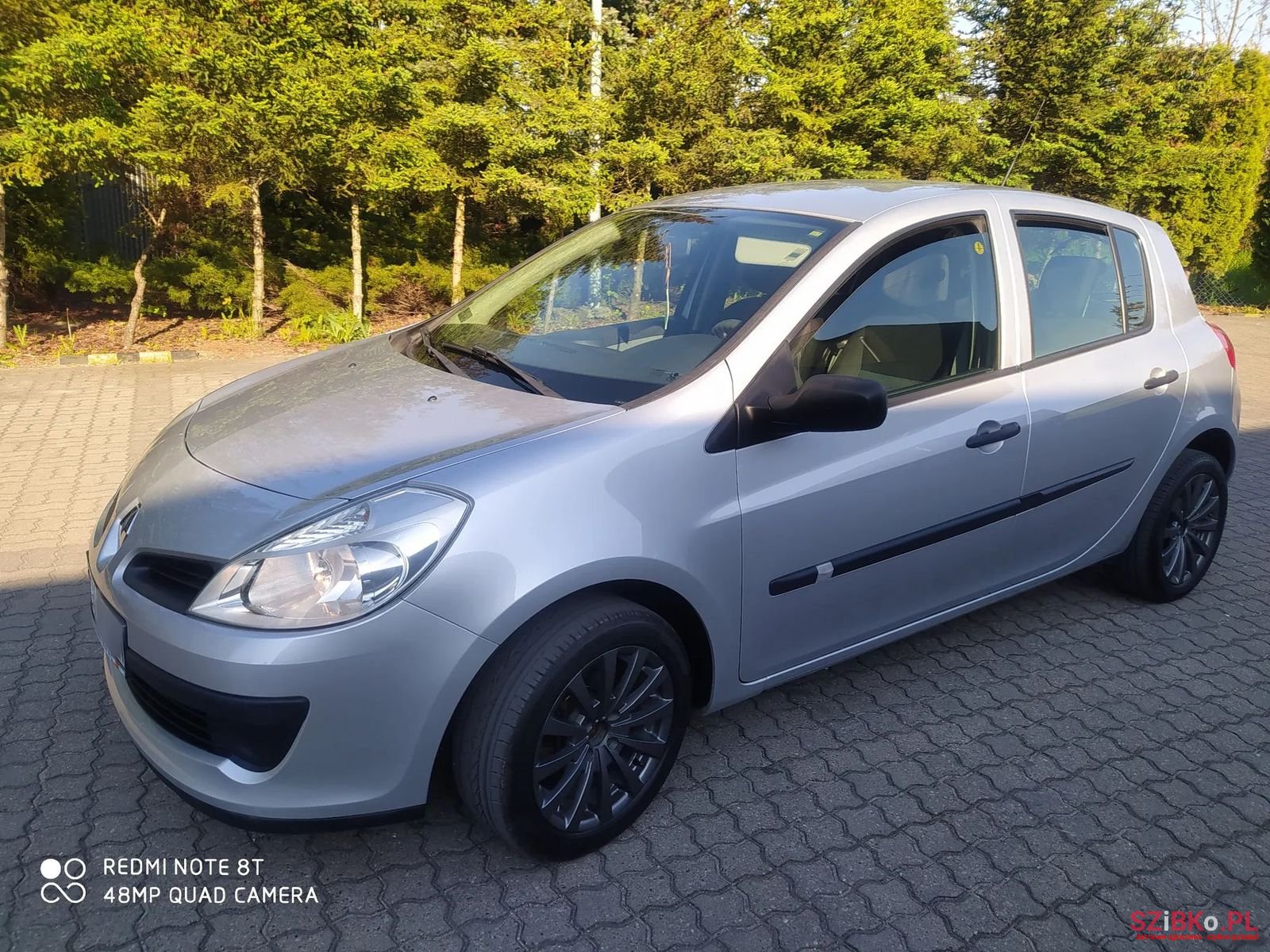 2007' Renault Clio photo #2